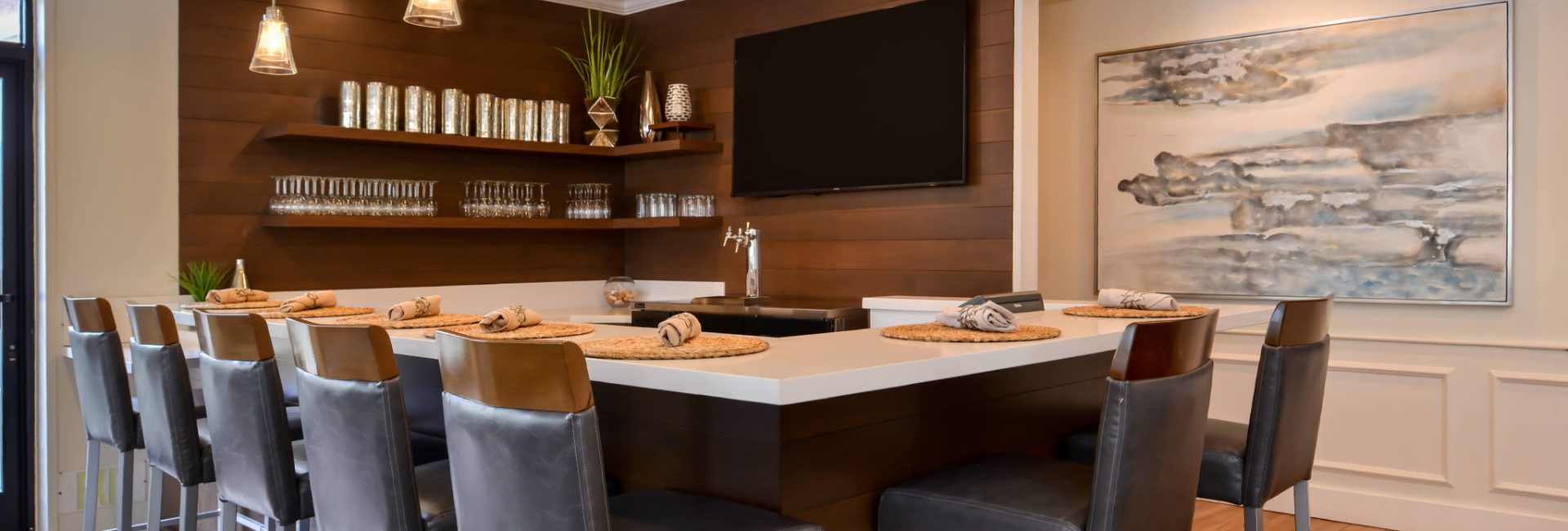 Bar with set placemats